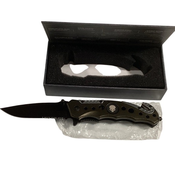 Tactical Folding Knife with Skull Emblem - Picture 2 of 5